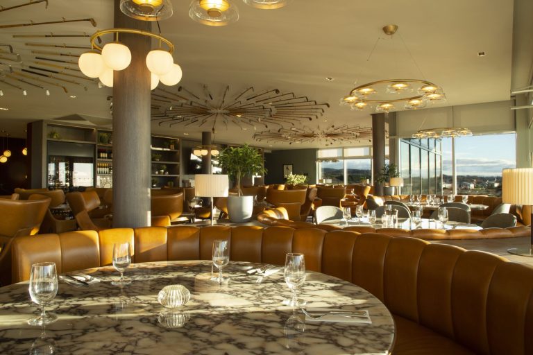 Dundonlad-Links_30738-copy-low-candle-min-scaled